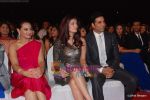 Sonakshi Sinha, Akshay Kumar, Twinkle Khanna at Stardust Awards 2011 in Mumbai on 6th Feb 2011 (6).JPG